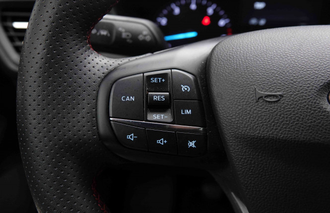 FORD_FORD_FOCUS_2551154_18.jpg FORD_FORD_FOCUS_2551154_18.jpg