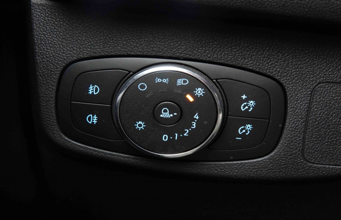 FORD_FORD_FOCUS_2551154_20.jpg FORD_FORD_FOCUS_2551154_20.jpg