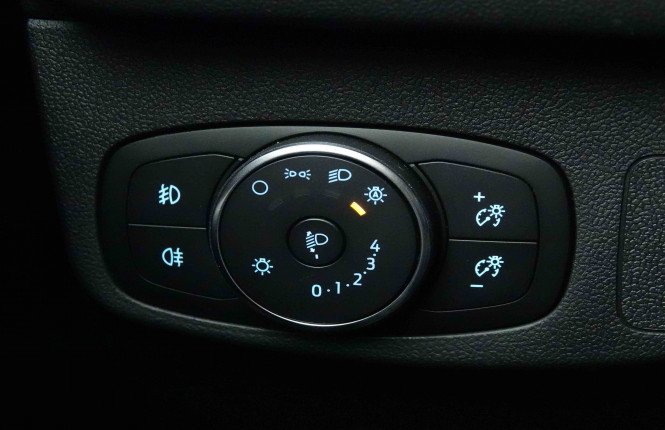 FORD_FORD_FOCUS_2652998_18.jpg FORD_FORD_FOCUS_2652998_18.jpg