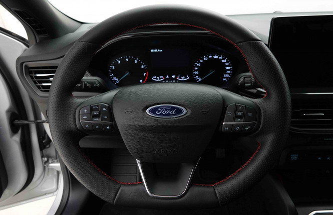 FORD_FORD_FOCUS_2652998_8.jpg FORD_FORD_FOCUS_2652998_8.jpg