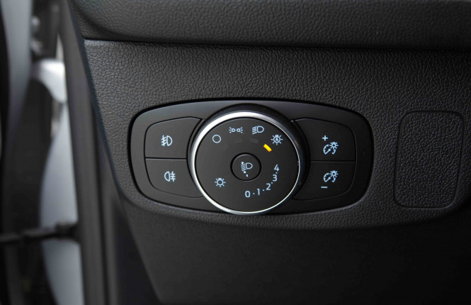 FORD_FORD_FOCUS_2654355_19.jpg FORD_FORD_FOCUS_2654355_19.jpg