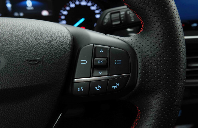 FORD_FORD_FOCUS_2654357_17.jpg FORD_FORD_FOCUS_2654357_17.jpg