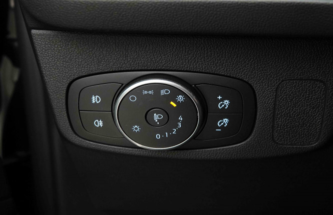 FORD_FORD_FOCUS_2654357_18.jpg FORD_FORD_FOCUS_2654357_18.jpg