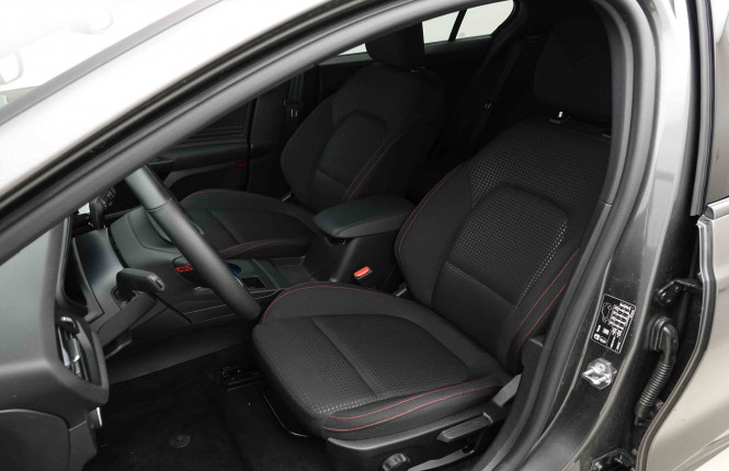 FORD_FORD_FOCUS_2654357_6.jpg FORD_FORD_FOCUS_2654357_6.jpg