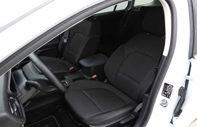 FORD_FORD_FOCUS_2654764_6.jpg FORD_FORD_FOCUS_2654764_6.jpg