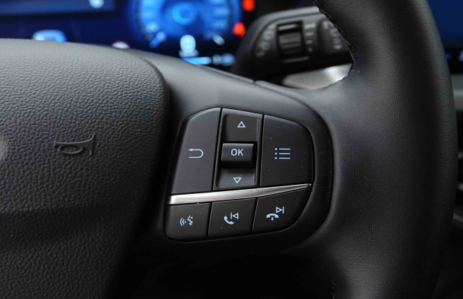 FORD_FORD_FOCUS_2654767_16.jpg