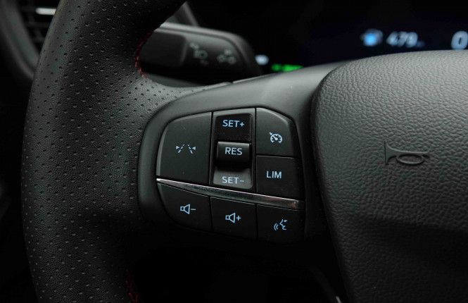 FORD_FORD_KUGA_2654385_18.jpg FORD_FORD_KUGA_2654385_18.jpg