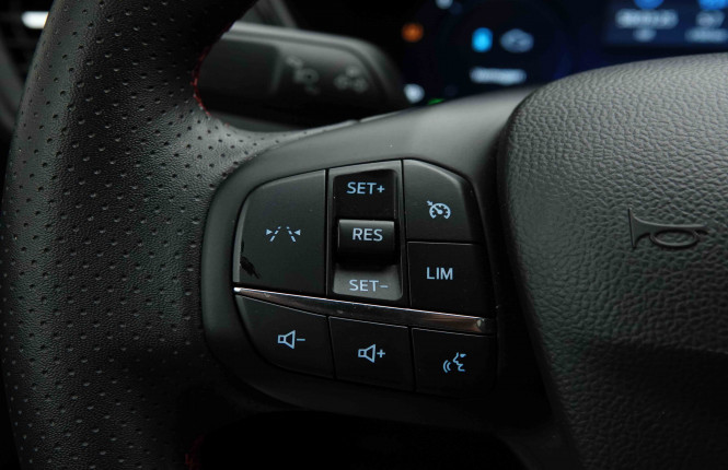 FORD_FORD_KUGA_2654386_16.jpg FORD_FORD_KUGA_2654386_16.jpg