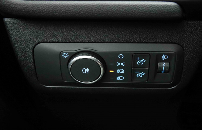 FORD_FORD_KUGA_2654386_18.jpg FORD_FORD_KUGA_2654386_18.jpg