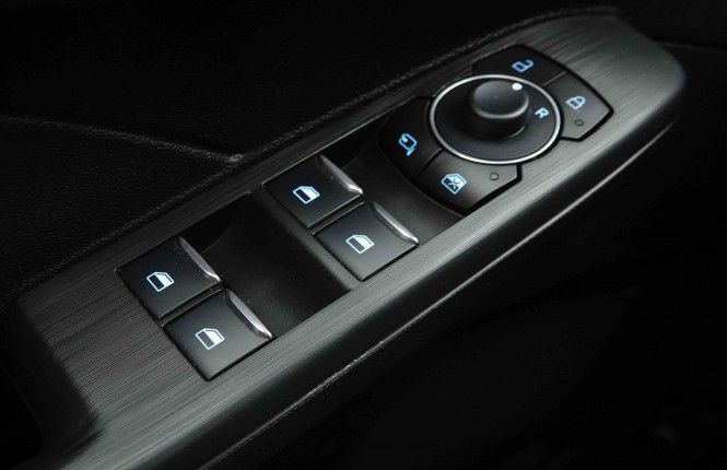 FORD_FORD_KUGA_2654386_19.jpg FORD_FORD_KUGA_2654386_19.jpg