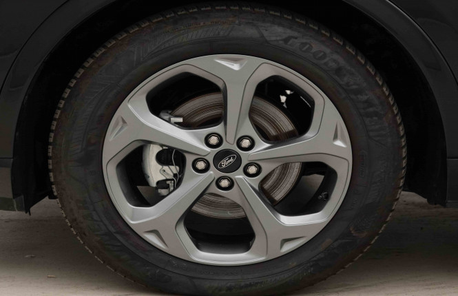 FORD_FORD_KUGA_2654386_20.jpg FORD_FORD_KUGA_2654386_20.jpg