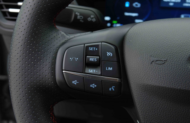 FORD_FORD_KUGA_2654389_16.jpg FORD_FORD_KUGA_2654389_16.jpg