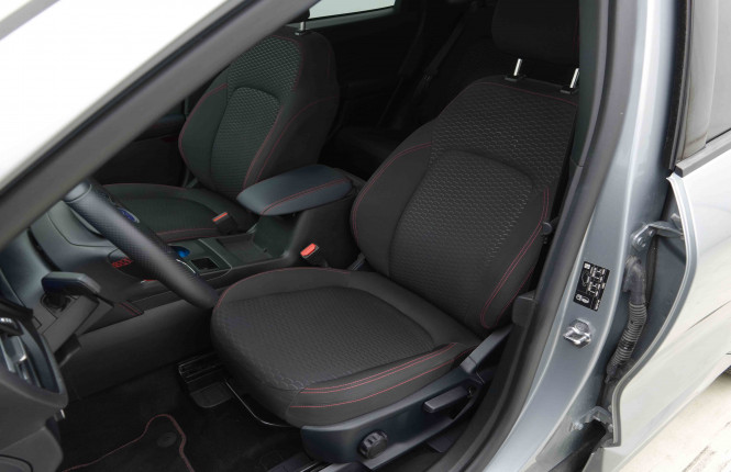 FORD_FORD_KUGA_2654389_6.jpg FORD_FORD_KUGA_2654389_6.jpg