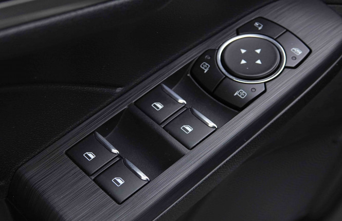 FORD_FORD_KUGA_2654873_47.jpg FORD_FORD_KUGA_2654873_47.jpg