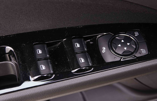 FORD_FORD_MONDEO_2548351_23.jpg