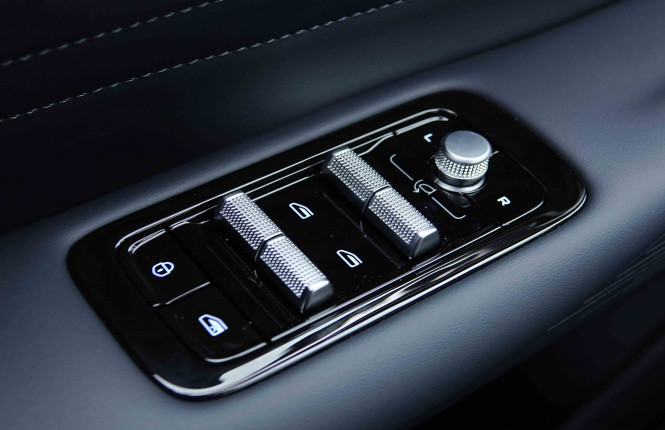 GEELY_GEELY_STARRAYEMI_2655422_19.jpg GEELY_GEELY_STARRAYEMI_2655422_19.jpg