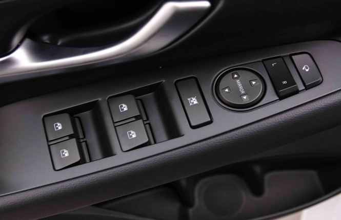 HYUNDAI_HYUNDAI_I30_2548967_22.jpg