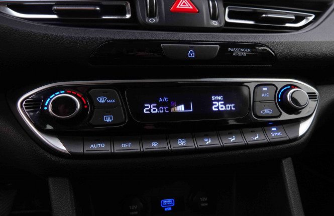 HYUNDAI_HYUNDAI_I30_2549433_12.jpg