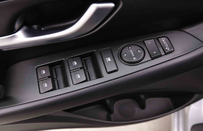 HYUNDAI_HYUNDAI_I30_2549433_19.jpg