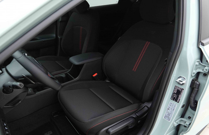 HYUNDAI_HYUNDAI_KONA_2655001_6.jpg