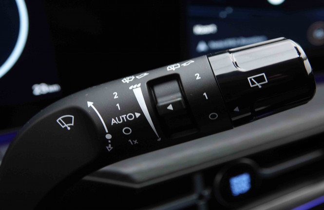 HYUNDAI_HYUNDAI_SANTAFE_2551686_18.jpg HYUNDAI_HYUNDAI_SANTAFE_2551686_18.jpg