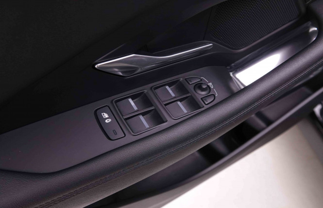 JAGUAR_JAGUAR_E_PACE_2446043_19.jpg