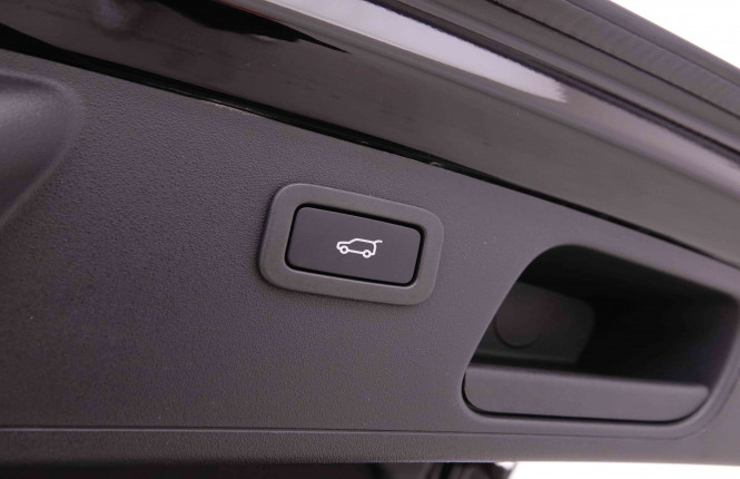 JAGUAR_JAGUAR_E_PACE_2446043_6.jpg