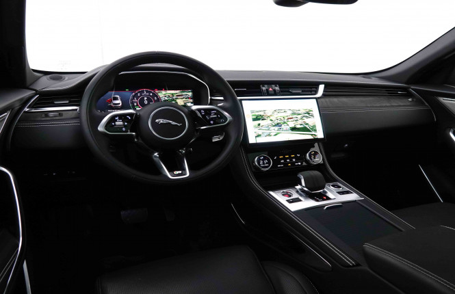 JAGUAR_JAGUAR_F_PACE_2547357_9.jpg