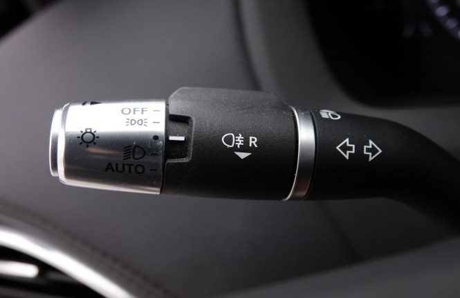 JAGUAR_JAGUAR_XE_2341558_17.jpg
