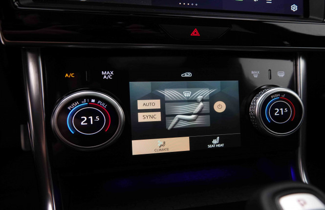 JAGUAR_JAGUAR_XE_2547591_14.jpg