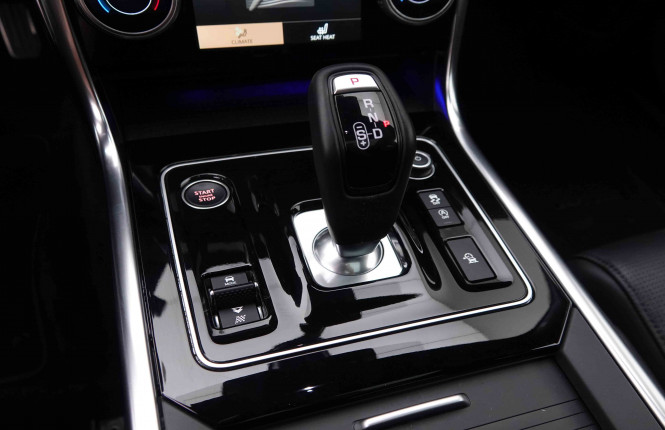 JAGUAR_JAGUAR_XE_2547591_15.jpg