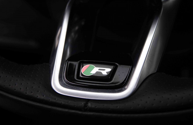 JAGUAR_JAGUAR_XE_2547591_21.jpg