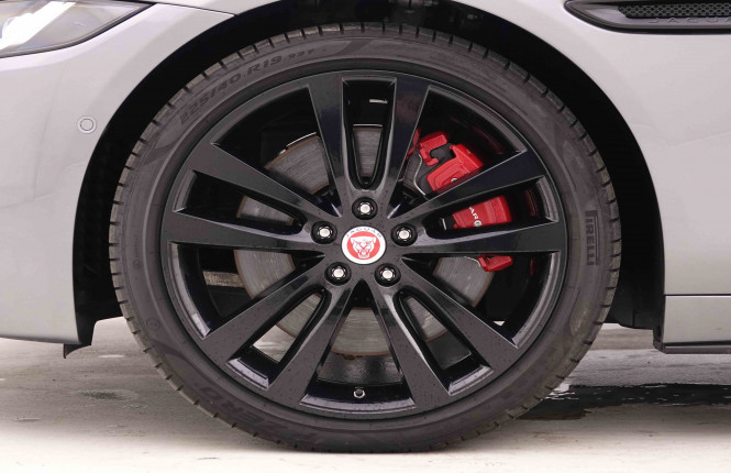 JAGUAR_JAGUAR_XE_2547591_23.jpg