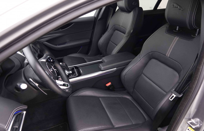 JAGUAR_JAGUAR_XE_2547591_7.jpg