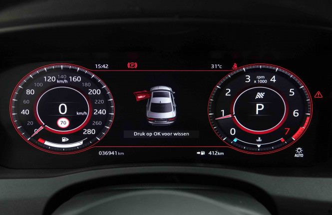 JAGUAR_JAGUAR_XE_2654332_19.jpg JAGUAR_JAGUAR_XE_2654332_19.jpg