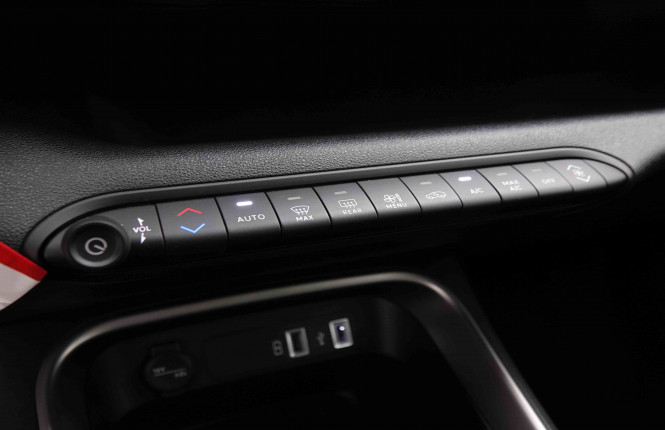 JEEP_JEEP_AVENGER_2550420_13.jpg JEEP_JEEP_AVENGER_2550420_13.jpg