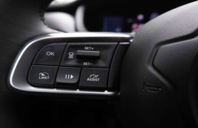 JEEP_JEEP_AVENGER_2550422_18.jpg JEEP_JEEP_AVENGER_2550422_18.jpg