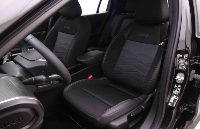 JEEP_JEEP_AVENGER_2550422_8.jpg JEEP_JEEP_AVENGER_2550422_8.jpg