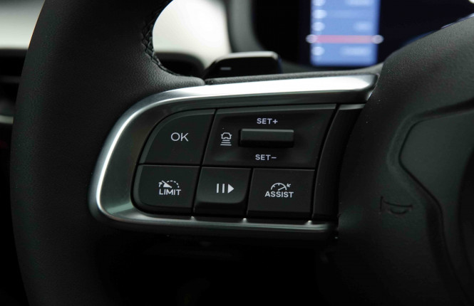 JEEP_JEEP_AVENGER_2652837_19.jpg JEEP_JEEP_AVENGER_2652837_19.jpg