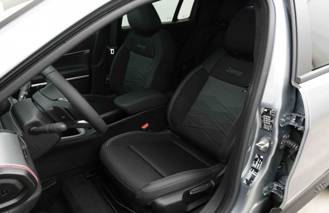 JEEP_JEEP_AVENGER_2652837_7.jpg JEEP_JEEP_AVENGER_2652837_7.jpg