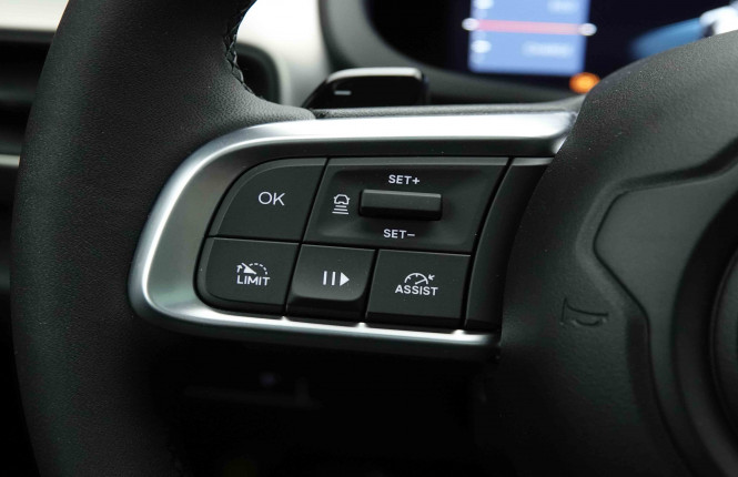 JEEP_JEEP_AVENGER_2652842_21.jpg JEEP_JEEP_AVENGER_2652842_21.jpg