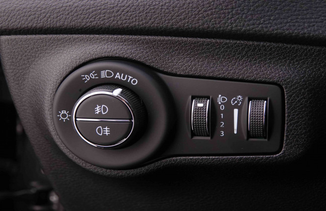 JEEP_JEEP_COMPASS_2549747_13.jpg