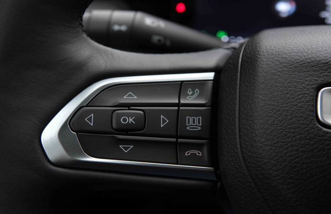 JEEP_JEEP_COMPASS_2551569_16.jpg JEEP_JEEP_COMPASS_2551569_16.jpg