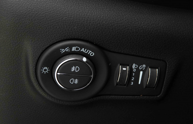 JEEP_JEEP_COMPASS_2652713_18.jpg