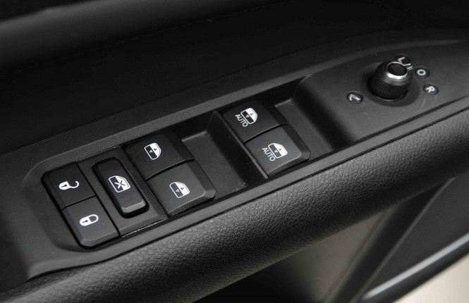 JEEP_JEEP_COMPASS_2653670_20.jpg JEEP_JEEP_COMPASS_2653670_20.jpg