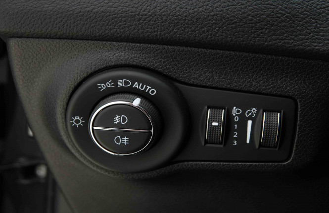 JEEP_JEEP_COMPASS_2653694_21.jpg JEEP_JEEP_COMPASS_2653694_21.jpg