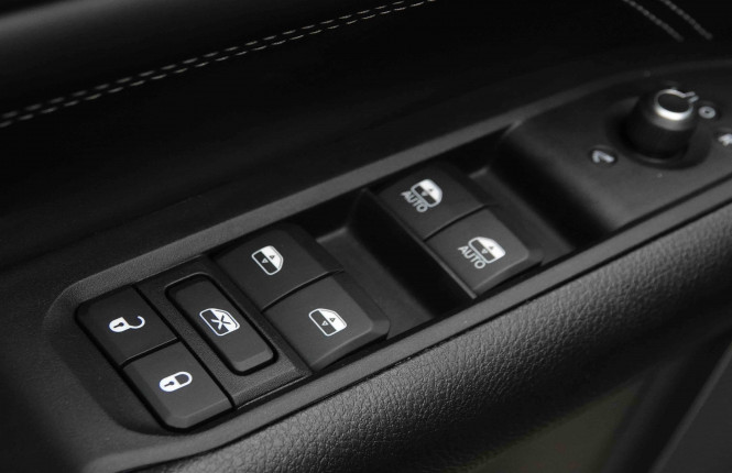 JEEP_JEEP_COMPASS_2653928_21.jpg JEEP_JEEP_COMPASS_2653928_21.jpg