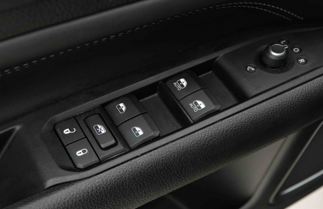 JEEP_JEEP_COMPASS_2653930_19.jpg JEEP_JEEP_COMPASS_2653930_19.jpg