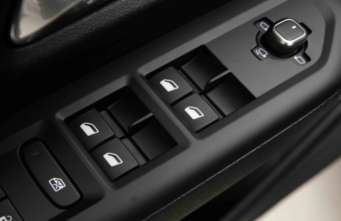 JEEP_JEEP_COMPASS_2654377_18.jpg JEEP_JEEP_COMPASS_2654377_18.jpg