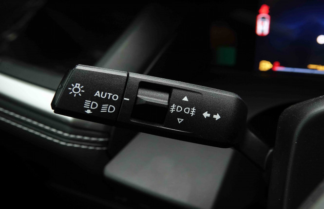 JEEP_JEEP_COMPASS_2654379_17.jpg JEEP_JEEP_COMPASS_2654379_17.jpg